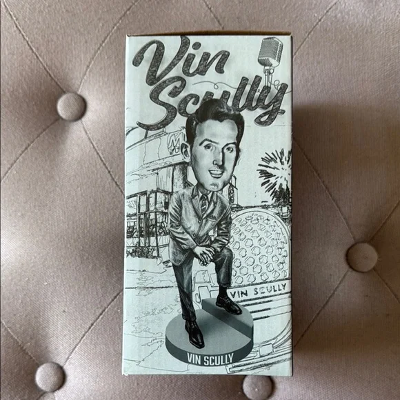 Dodgers Vin Scully Bobblehead - Picture 2 of 7